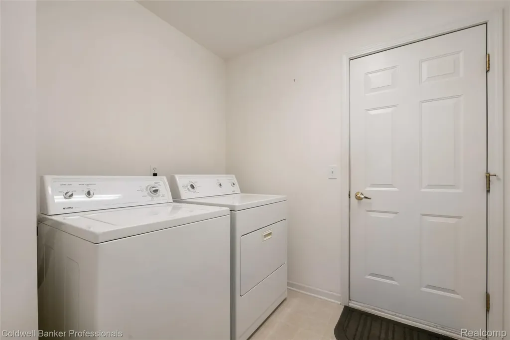 8178 Springdale Drive White Lake Charter Township MI 48386