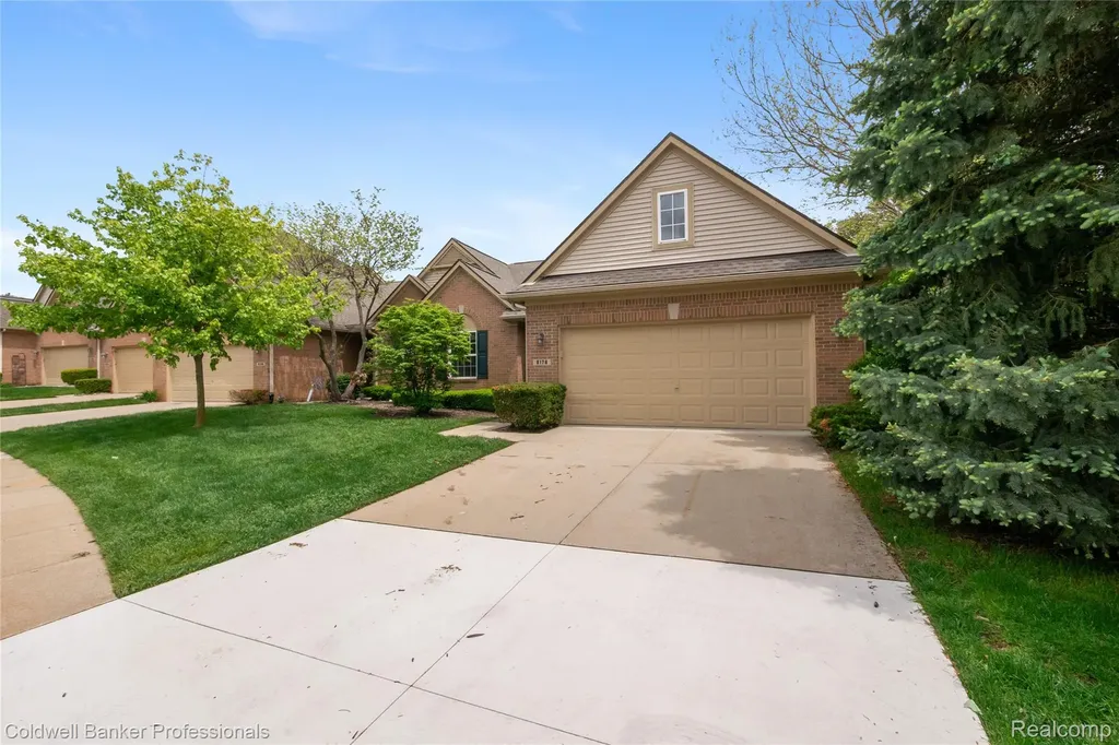 8178 Springdale Drive White Lake Charter Township MI 48386