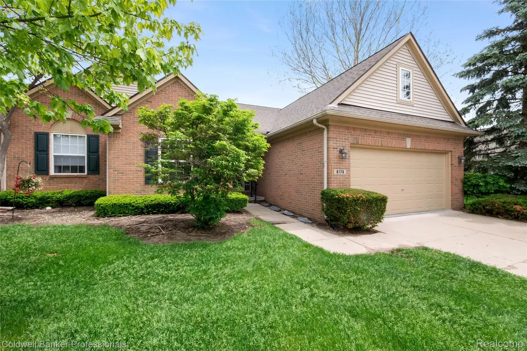 8178 Springdale Drive White Lake Charter Township MI 48386