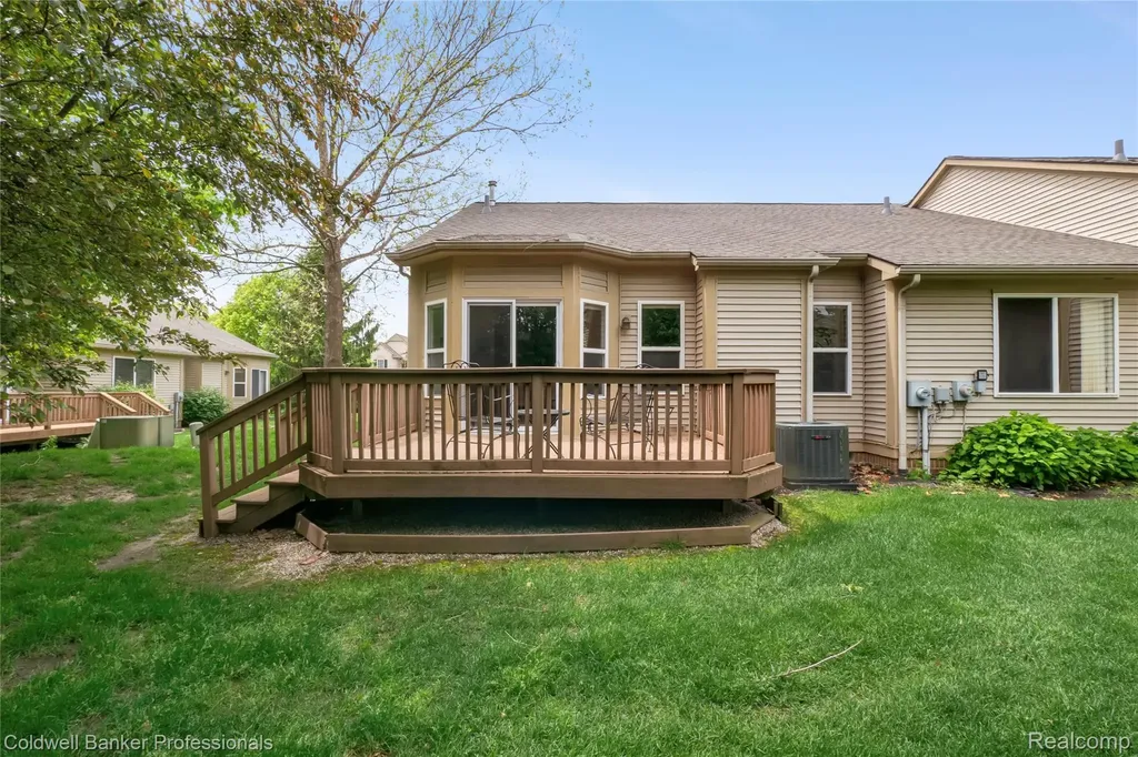 8178 Springdale Drive White Lake Charter Township MI 48386