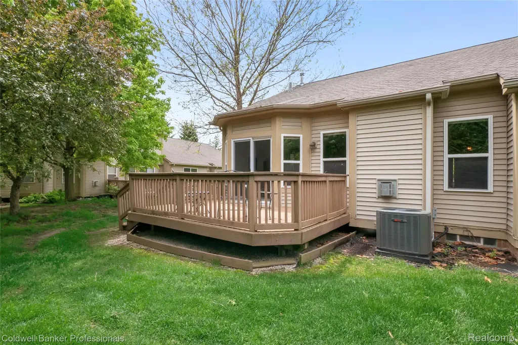 8178 Springdale Drive White Lake Charter Township MI 48386