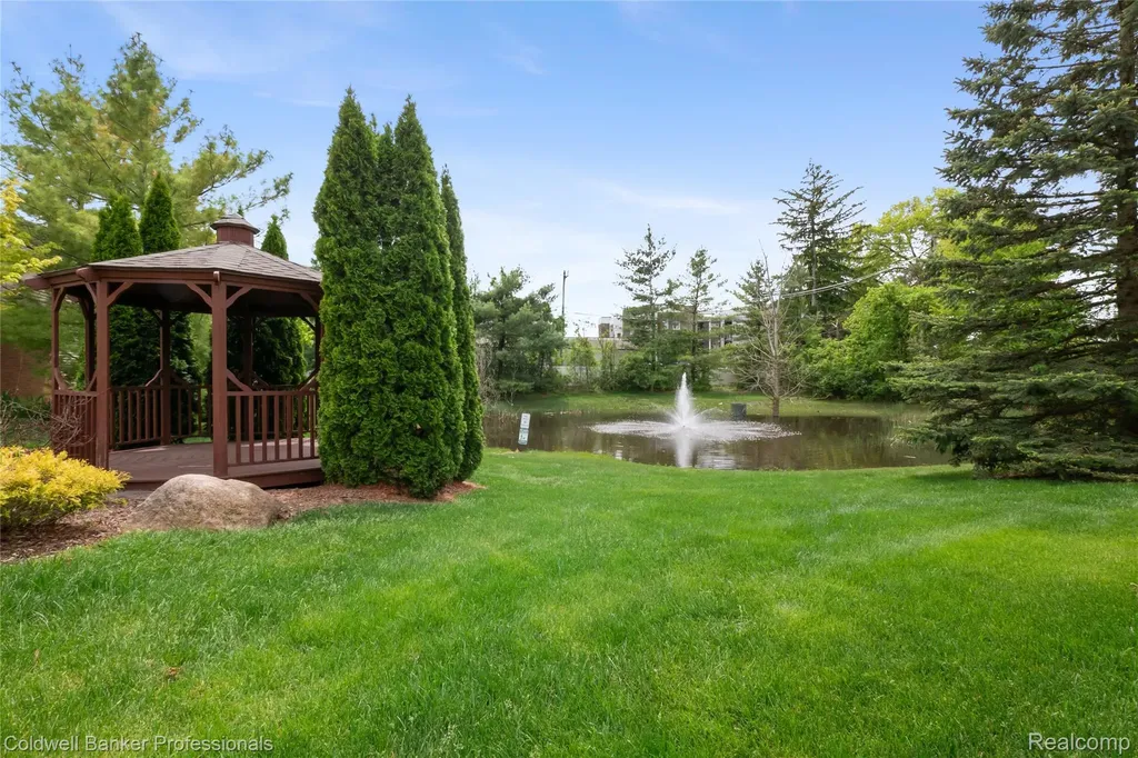 8178 Springdale Drive White Lake Charter Township MI 48386