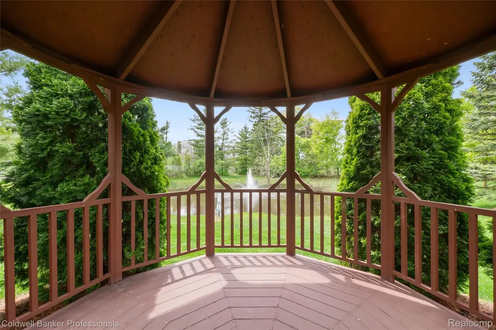 8178 Springdale Drive White Lake Charter Township MI 48386