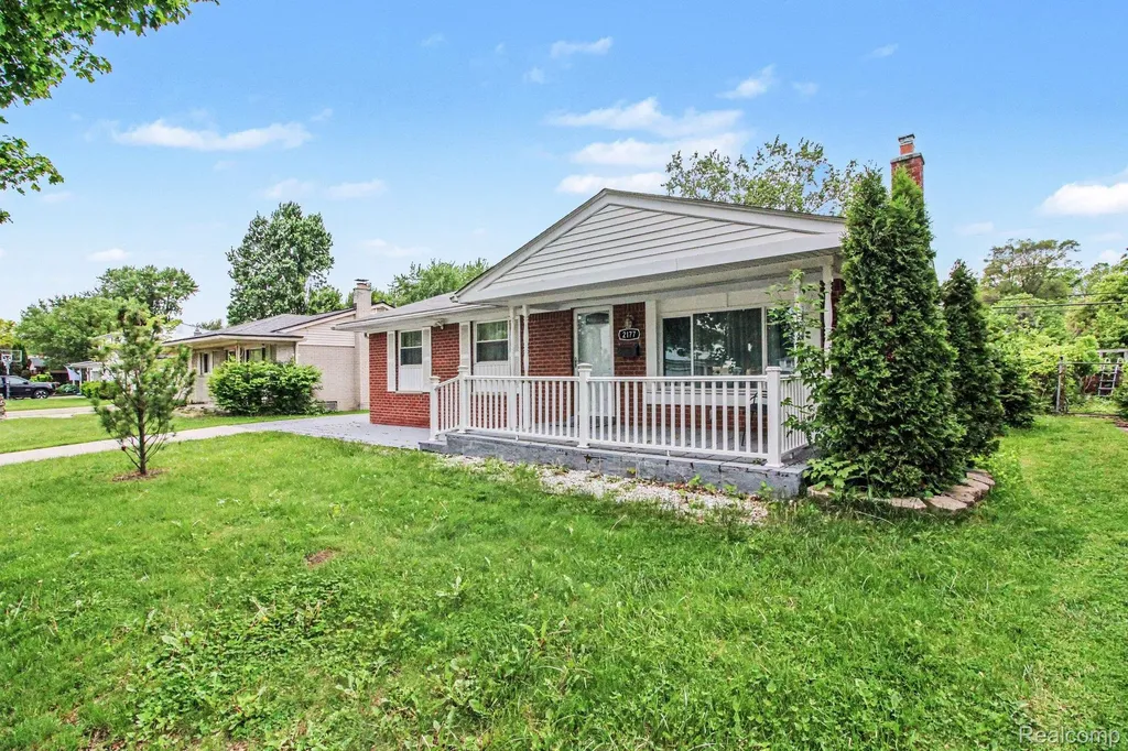 2177 Alexander Drive Troy City MI 48083