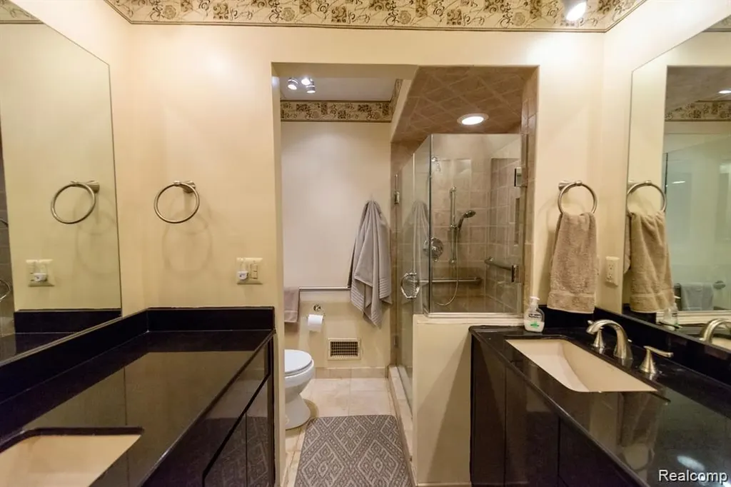 4426 Knightsbridge Lane West Bloomfield Charter Township MI 48323