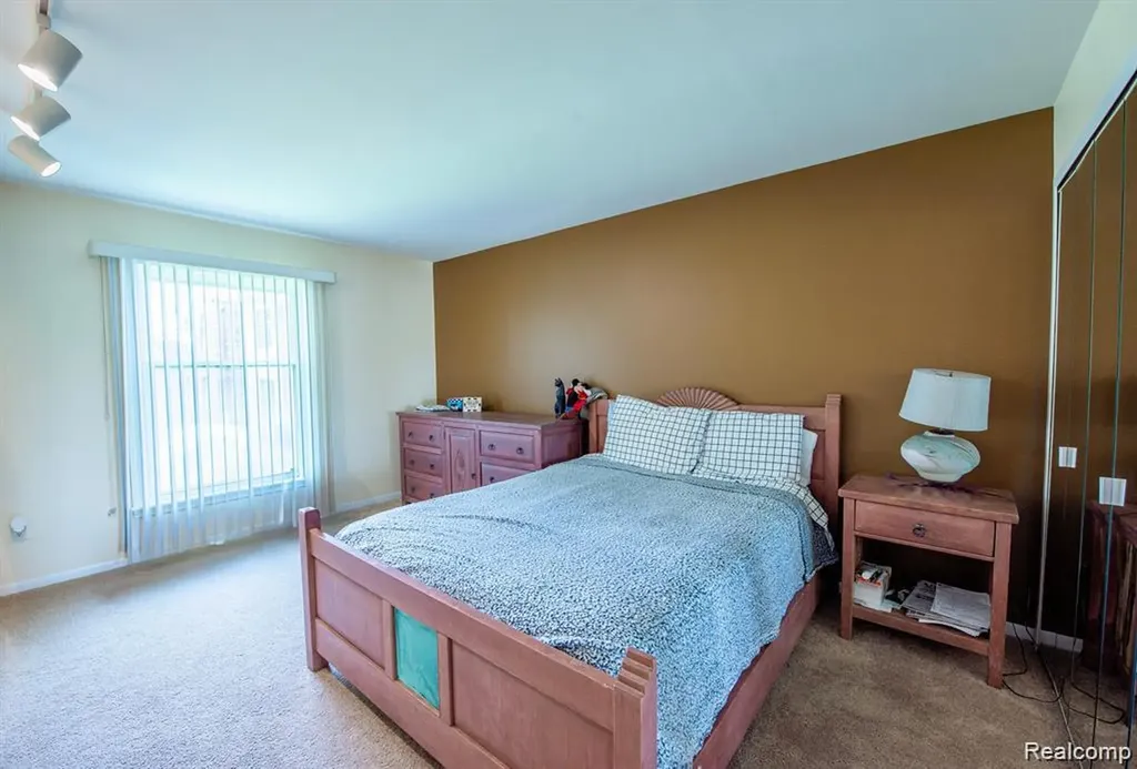 4426 Knightsbridge Lane West Bloomfield Charter Township MI 48323