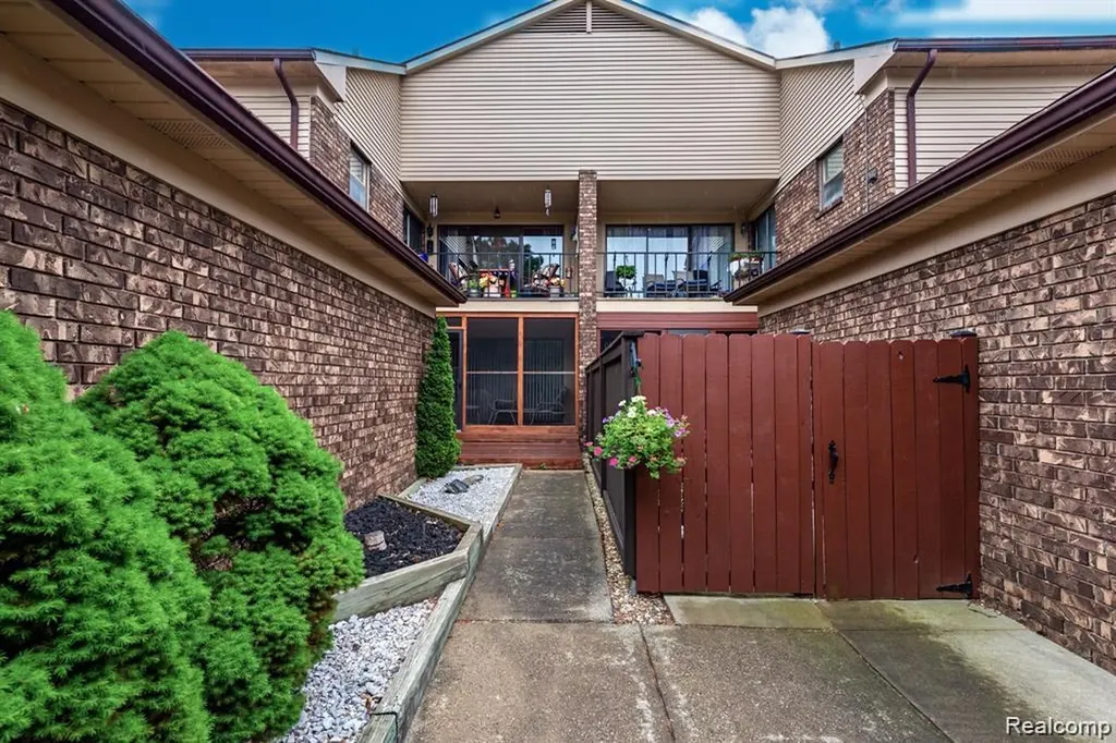 4426 Knightsbridge Lane West Bloomfield Charter Township MI 48323