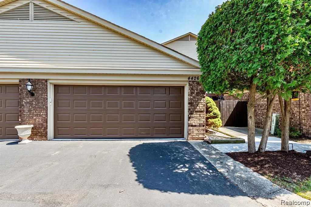 4426 Knightsbridge Lane West Bloomfield Charter Township MI 48323