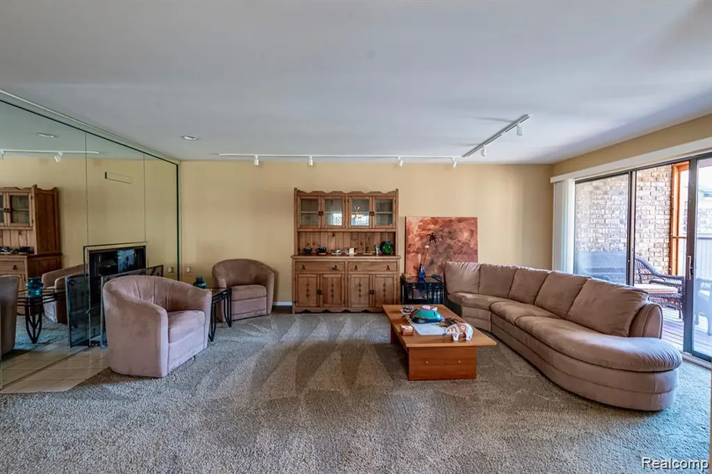 4426 Knightsbridge Lane West Bloomfield Charter Township MI 48323