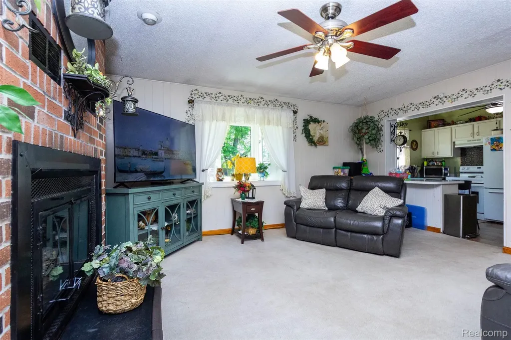 8315 Ingram Street Westland City MI 48185