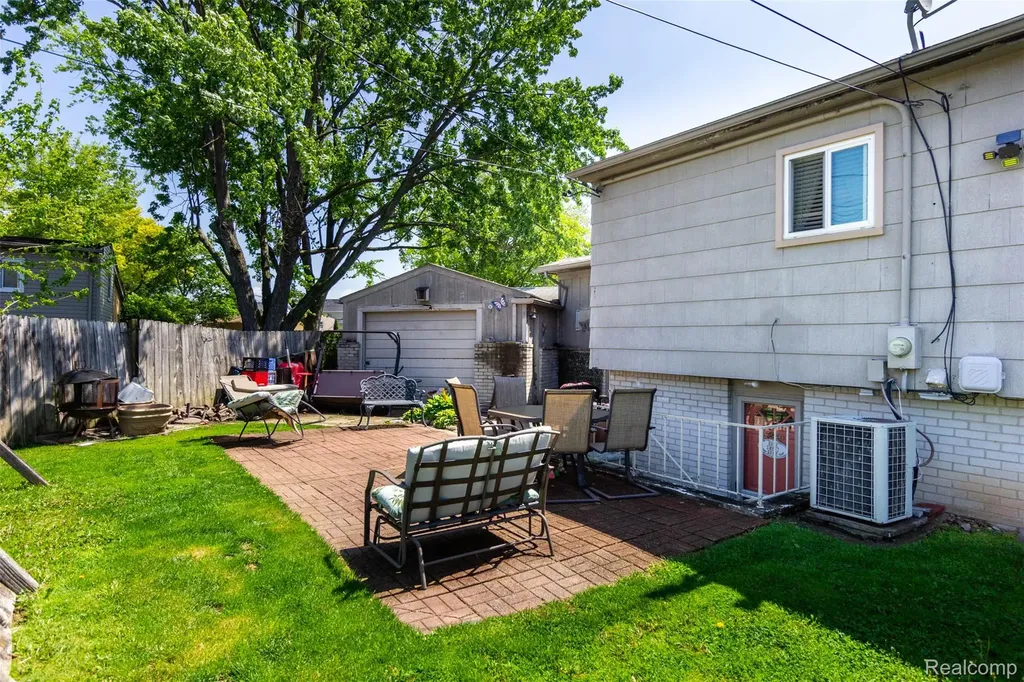 8315 Ingram Street Westland City MI 48185