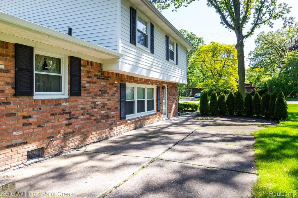 2505 Townhill Troy City MI 48084