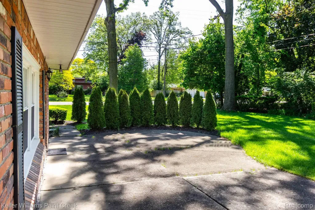 2505 Townhill Troy City MI 48084