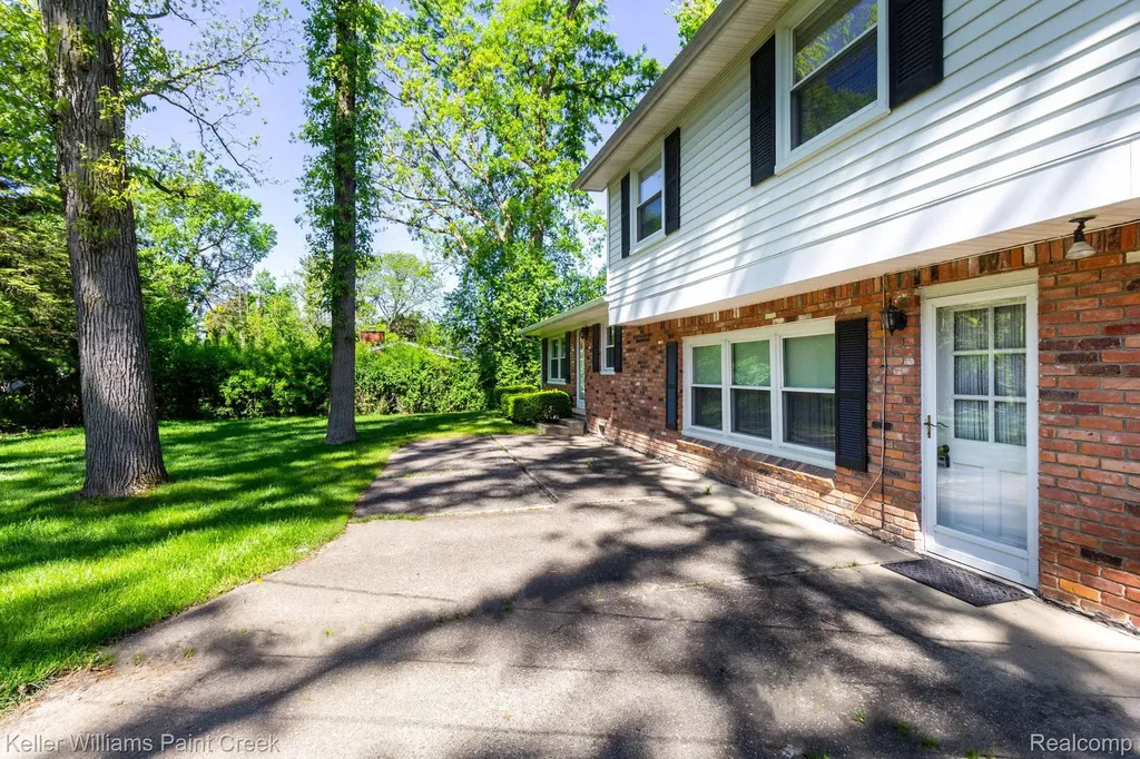 2505 Townhill Troy City MI 48084