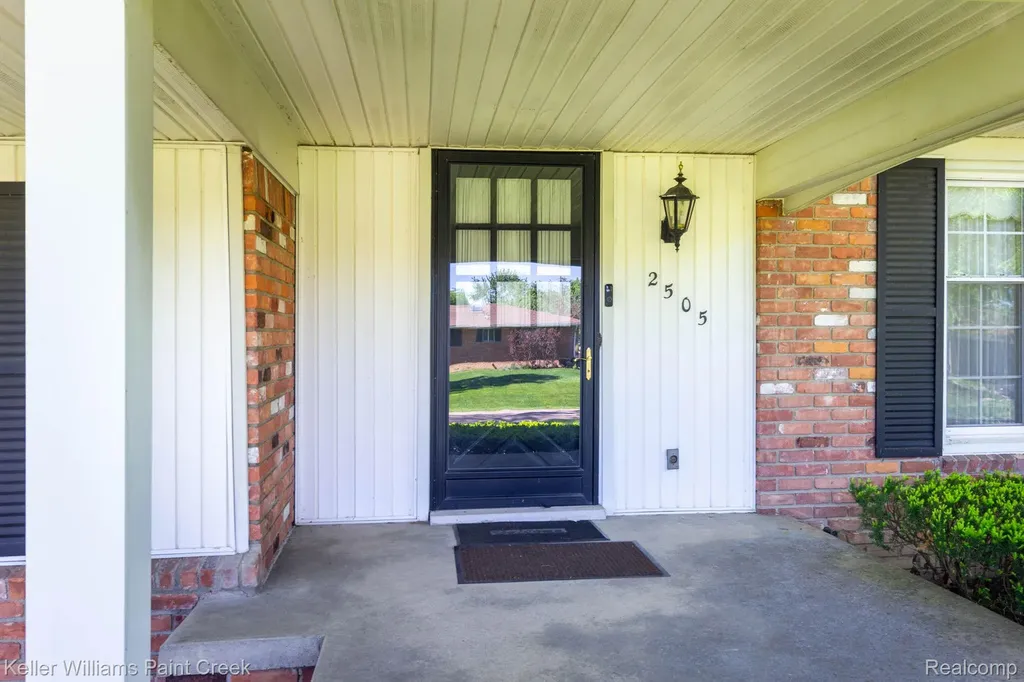 2505 Townhill Troy City MI 48084