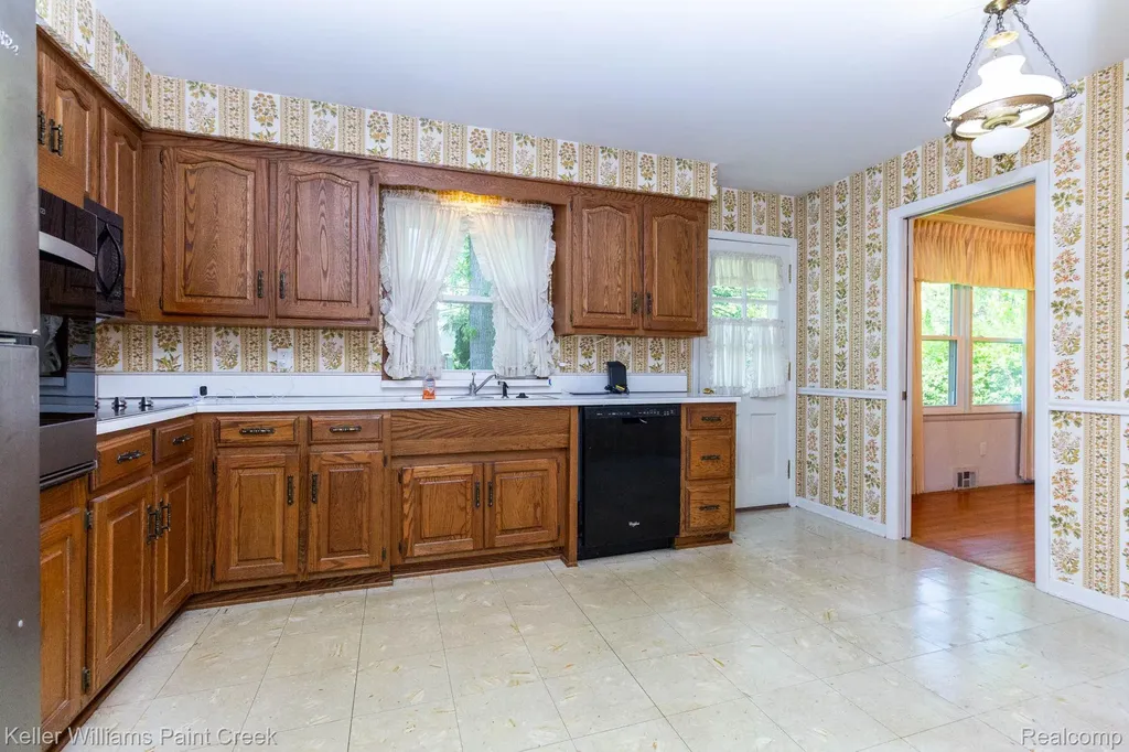 2505 Townhill Troy City MI 48084