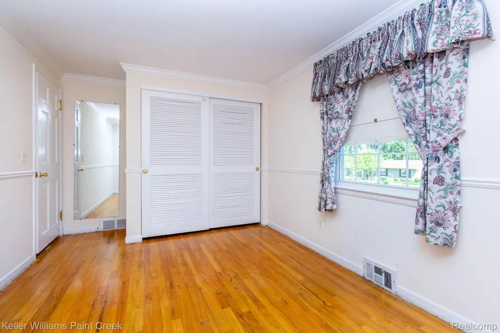 2505 Townhill Troy City MI 48084