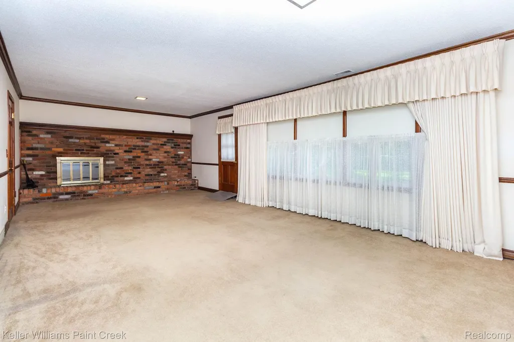 2505 Townhill Troy City MI 48084