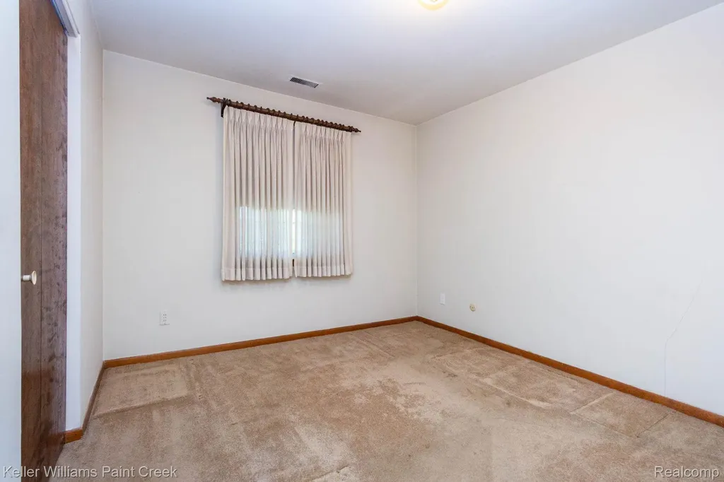 2505 Townhill Troy City MI 48084