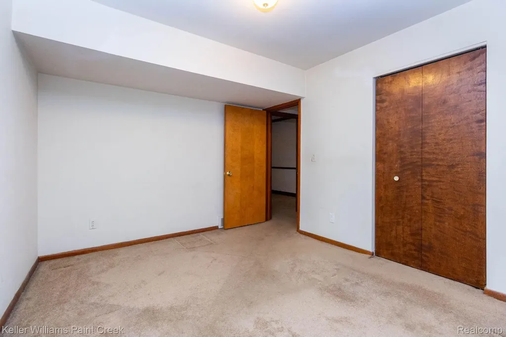 2505 Townhill Troy City MI 48084