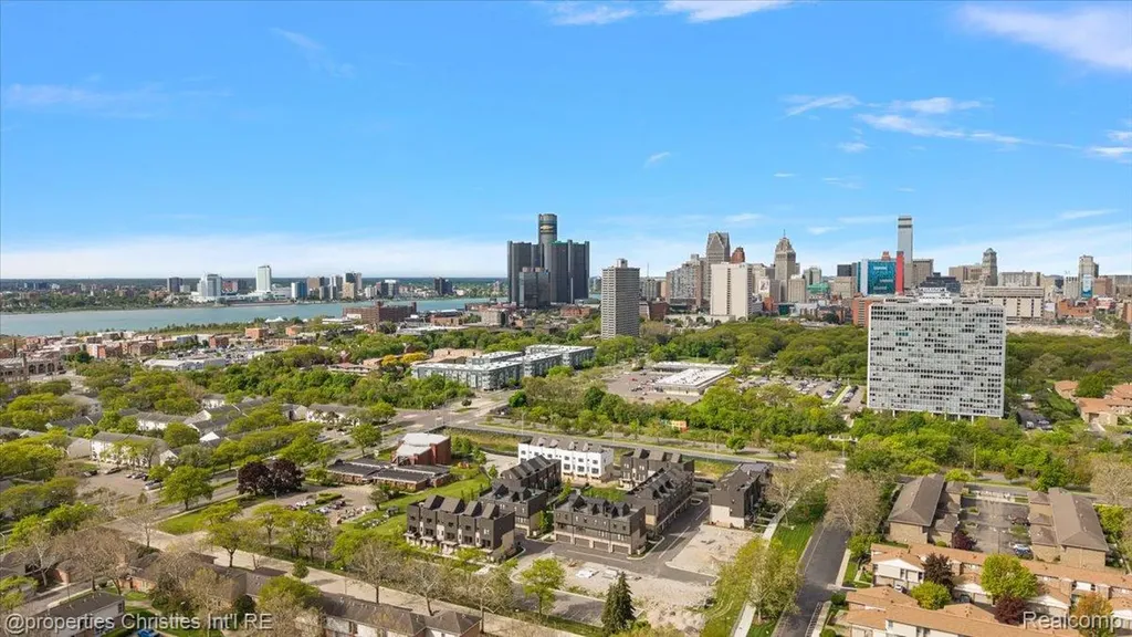 1083 Hampton Circle Detroit City MI 48207