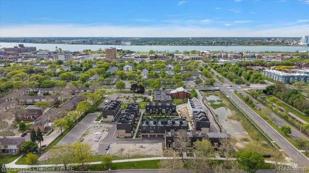 1083 Hampton Circle Detroit City MI 48207