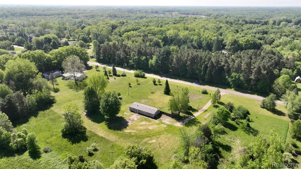 10028 Mcafee Road Montrose Charter Township MI 48457