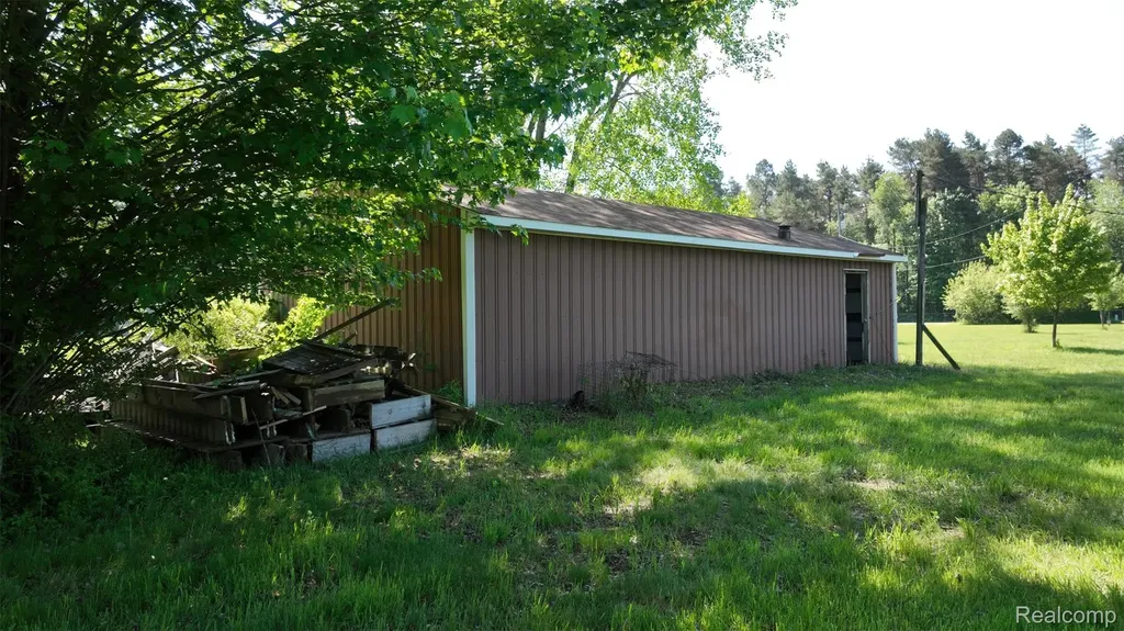 10028 Mcafee Road Montrose Charter Township MI 48457
