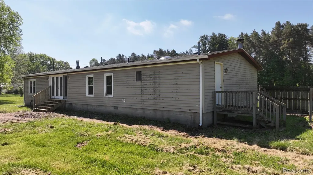 10028 Mcafee Road Montrose Charter Township MI 48457
