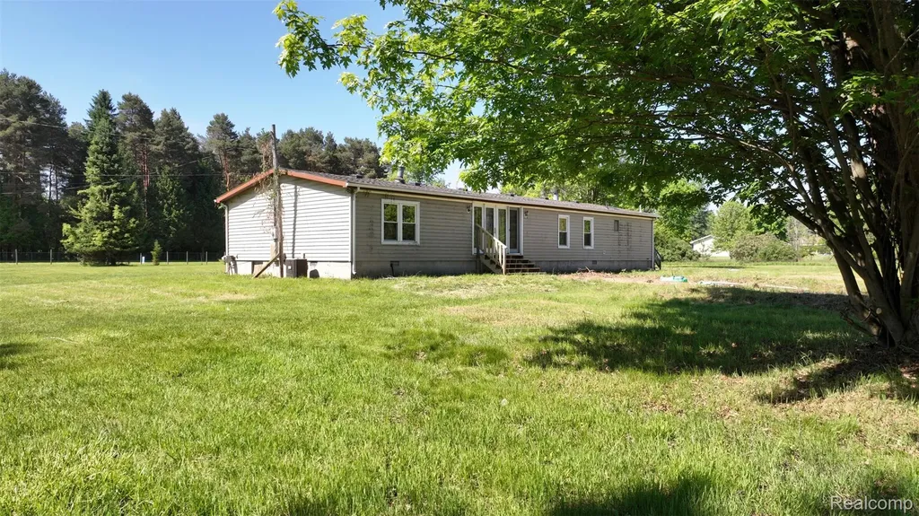 10028 Mcafee Road Montrose Charter Township MI 48457