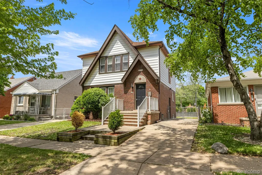 1056 Stewart Avenue Lincoln Park City MI 48146