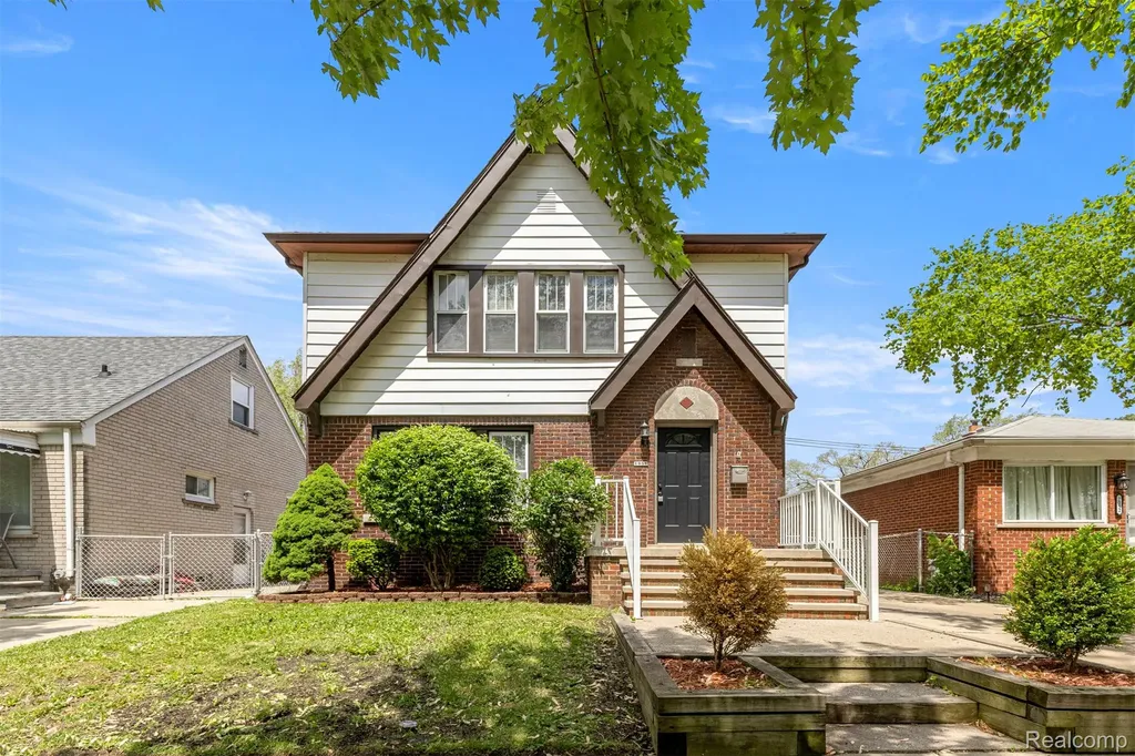 1056 Stewart Avenue Lincoln Park City MI 48146