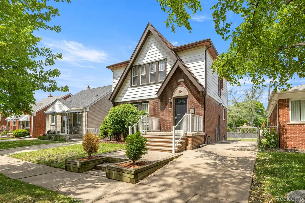 1056 Stewart Avenue Lincoln Park City MI 48146