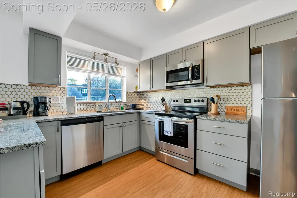 580 Alter Road Detroit City MI 48215