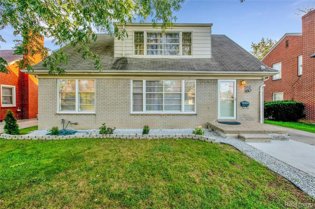 580 Alter Road Detroit City MI 48215