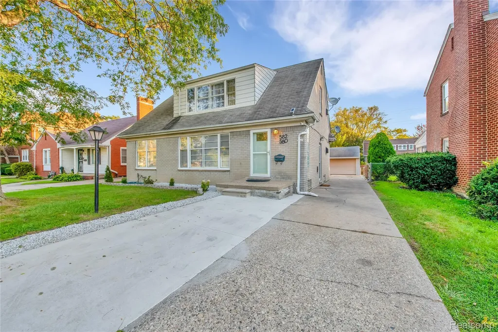 580 Alter Road Detroit City MI 48215