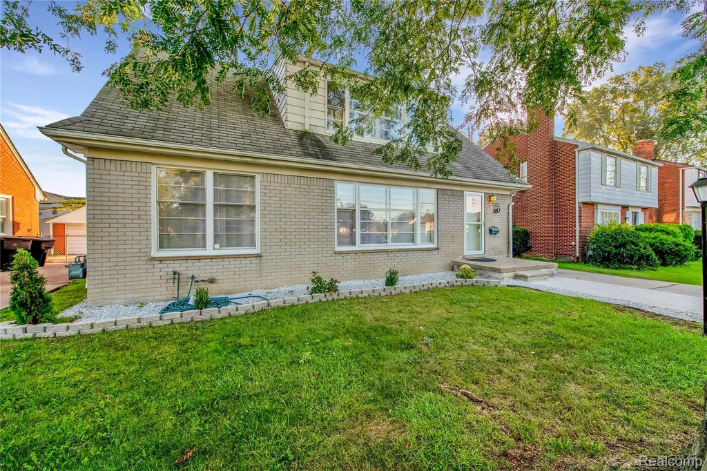580 Alter Road Detroit City MI 48215