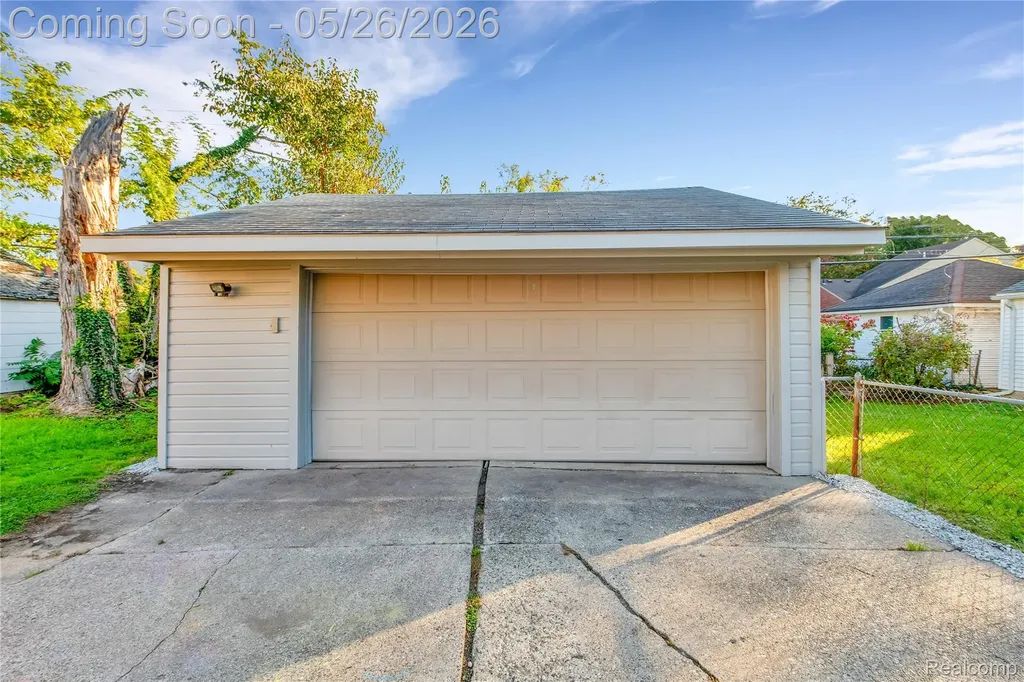 580 Alter Road Detroit City MI 48215