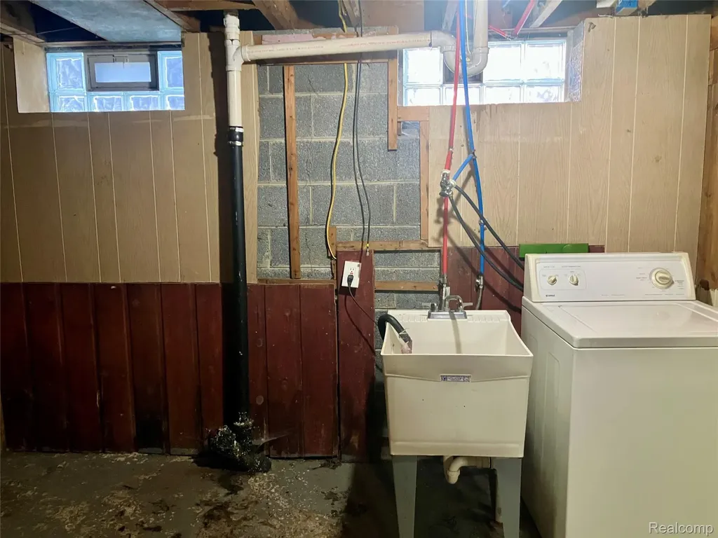 19780 Barlow Street Detroit City MI 48205