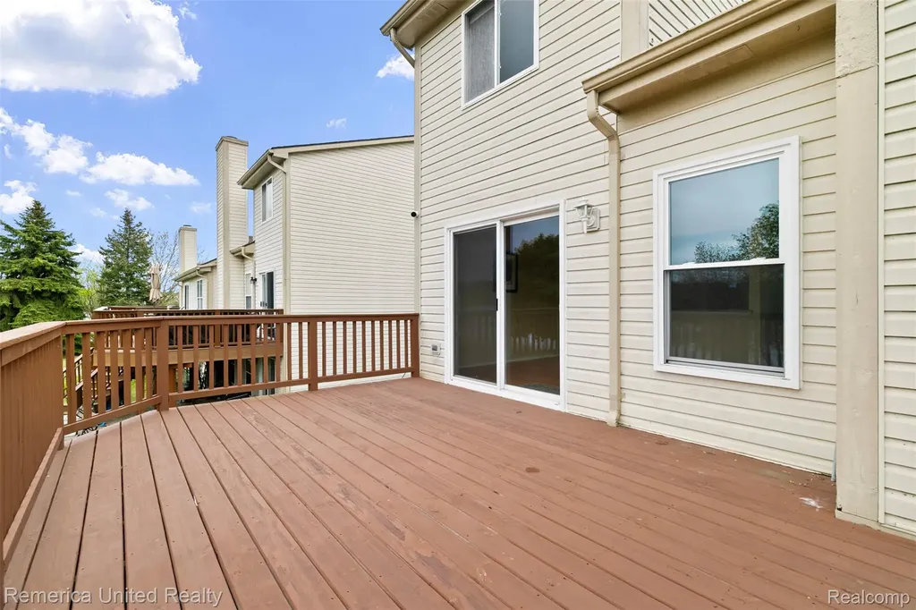 450 Berry Lake Drive Commerce Charter Township MI 48390