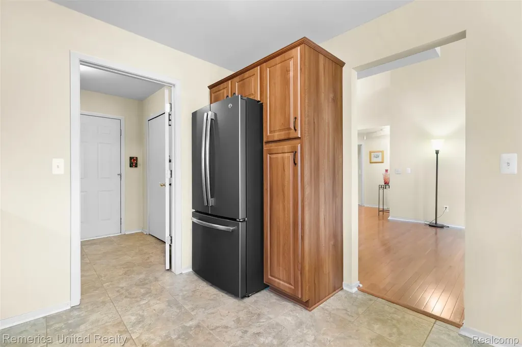 450 Berry Lake Drive Commerce Charter Township MI 48390