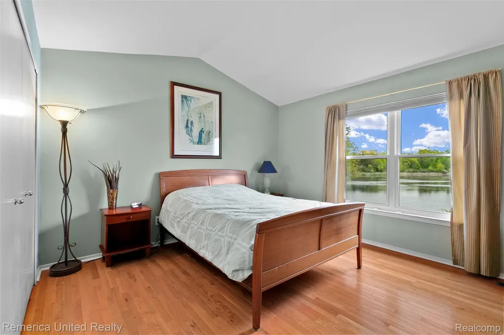 450 Berry Lake Drive Commerce Charter Township MI 48390
