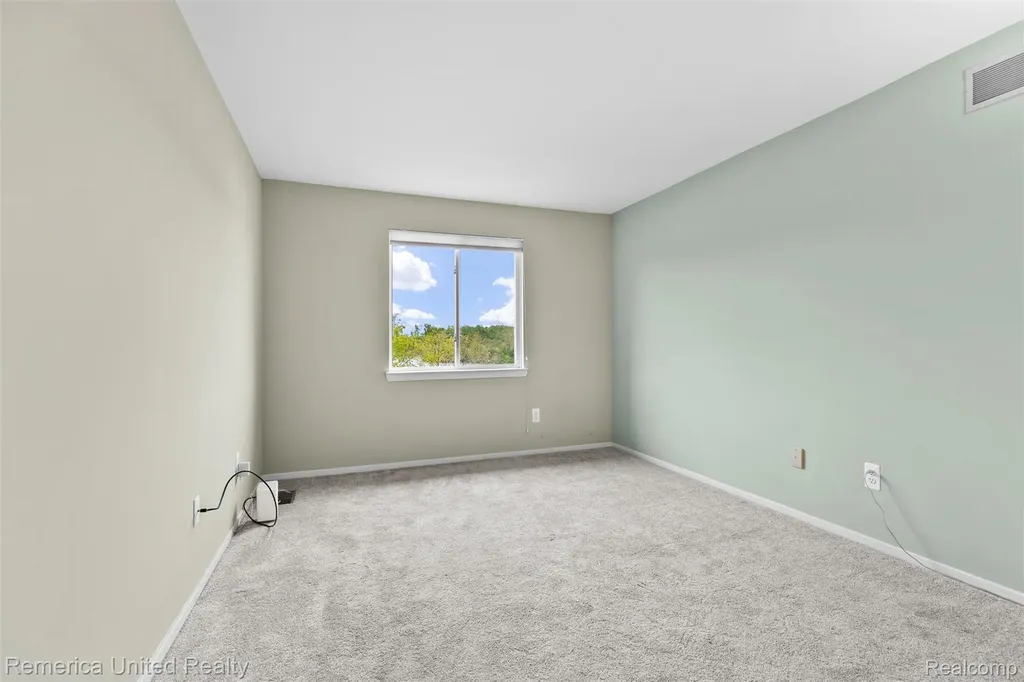450 Berry Lake Drive Commerce Charter Township MI 48390