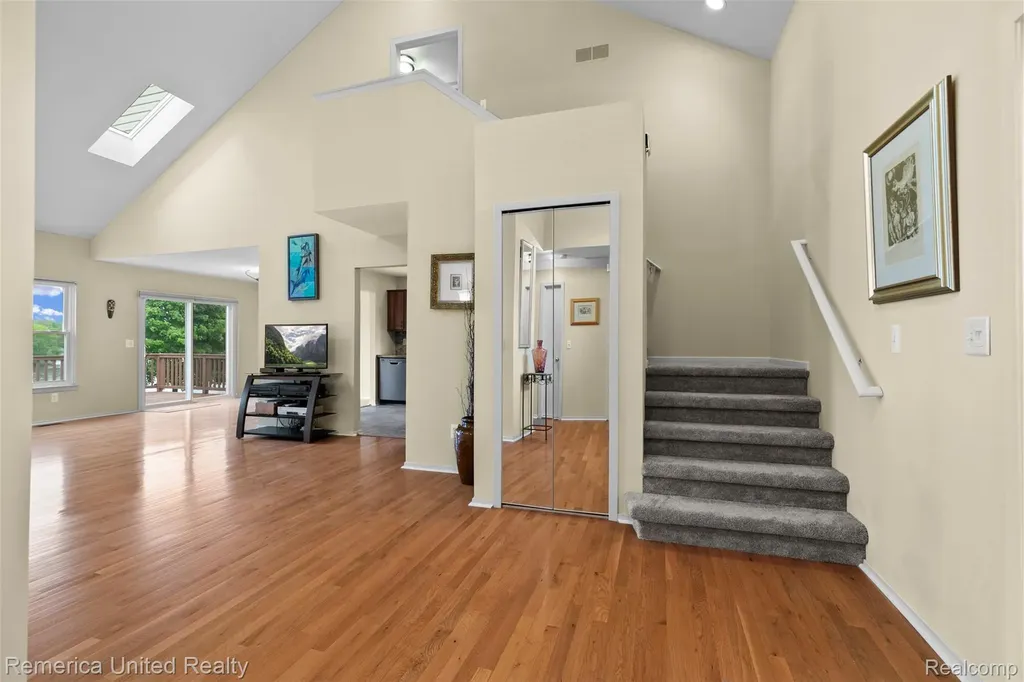 450 Berry Lake Drive Commerce Charter Township MI 48390