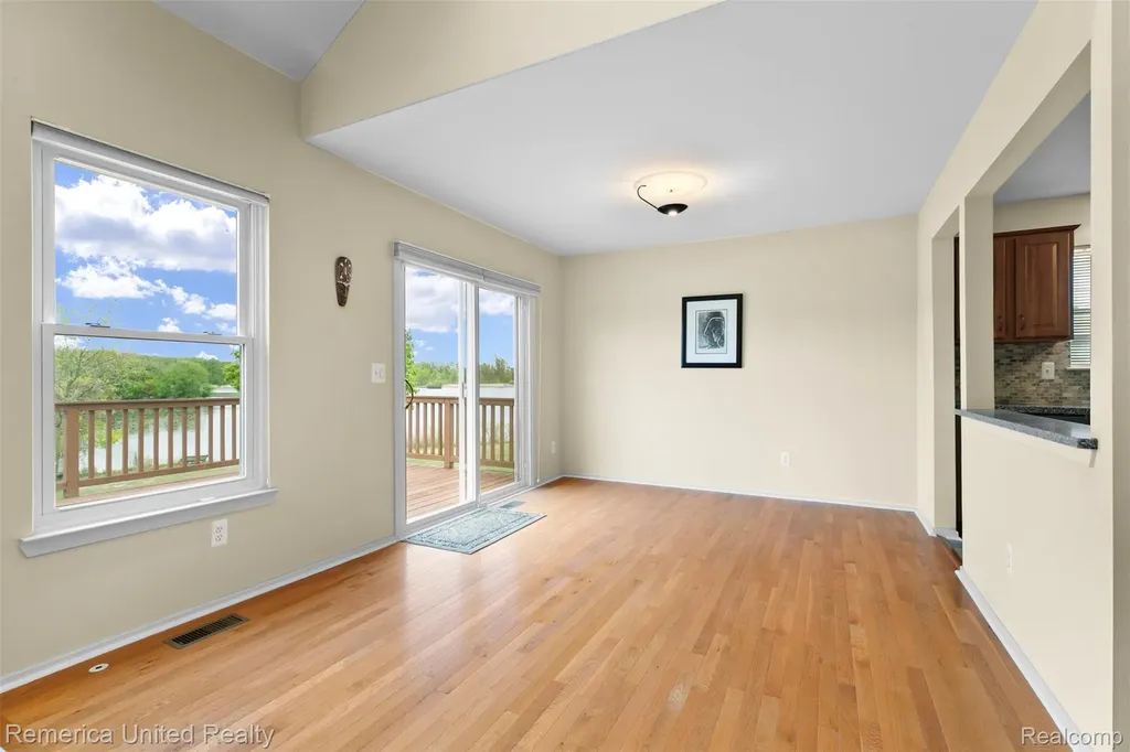450 Berry Lake Drive Commerce Charter Township MI 48390