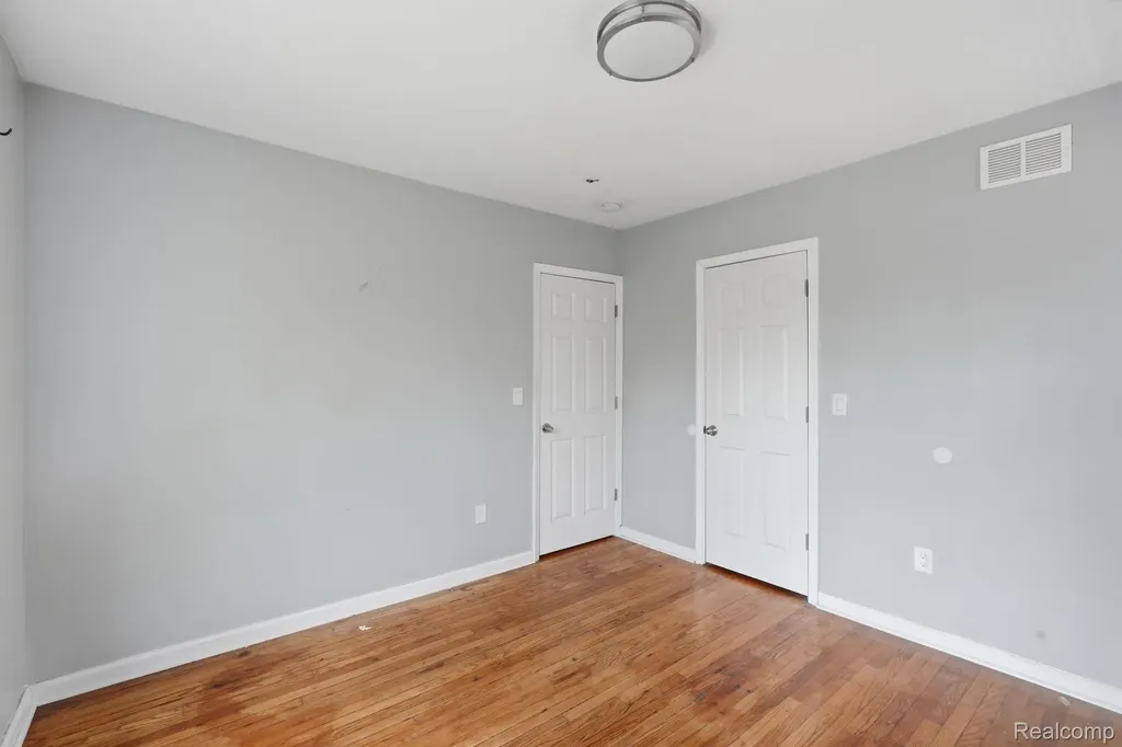 16176 Ohio Street Detroit City MI 48221
