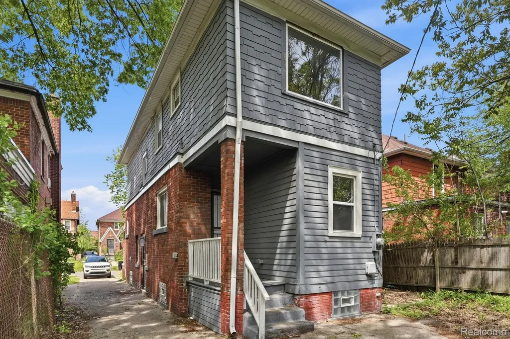 16176 Ohio Street Detroit City MI 48221