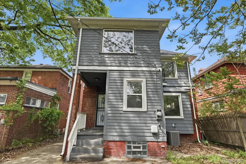16176 Ohio Street Detroit City MI 48221