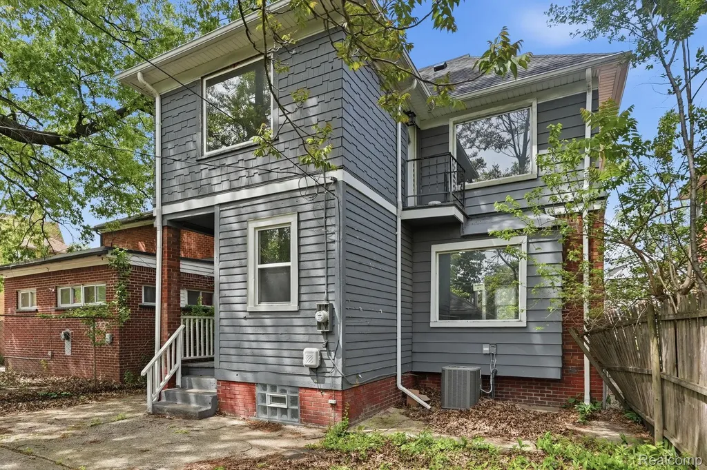 16176 Ohio Street Detroit City MI 48221