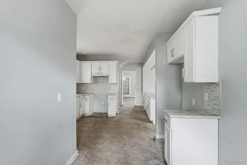 16176 Ohio Street Detroit City MI 48221